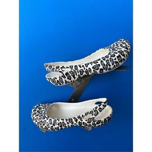 Crocs Womens 9 Snow Leopard Ballet Flat Shoes